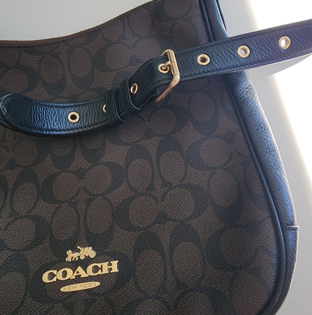 Coach Ellie File Bag in Signature Canvas - Picture 5 of 12